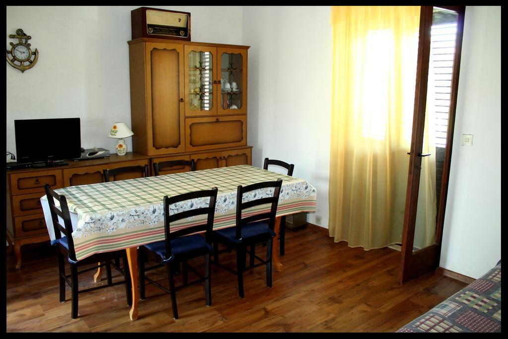 Apartments Boljat Supetar Habitación foto