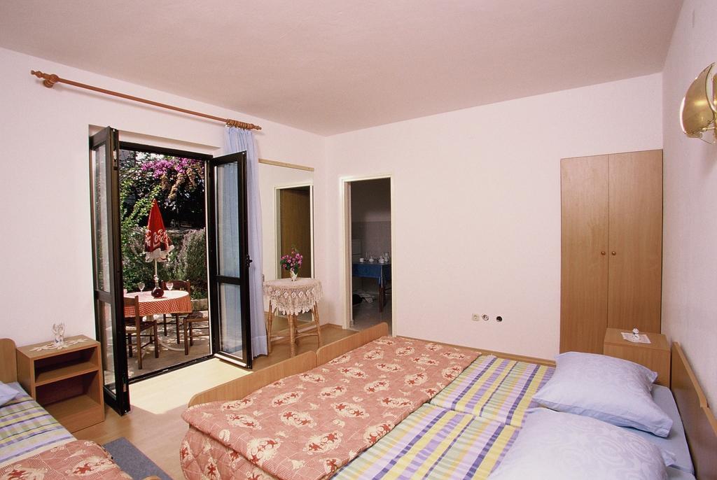 Apartments Boljat Supetar Habitación foto